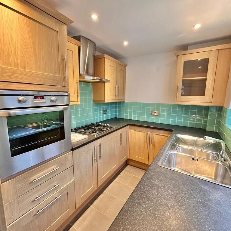 2 bedroom terraced house to rent - Photo 1