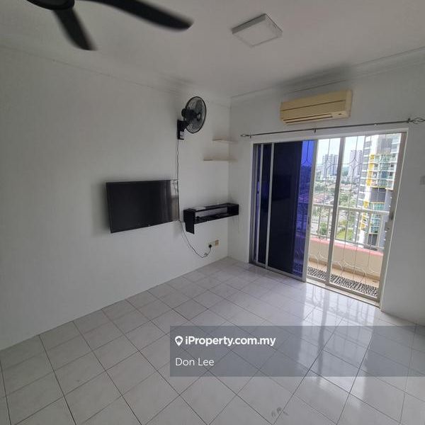 Vista Pinggiran Apartment, Taman Pinggiran Putra, Seri Kembangan - Photo 1