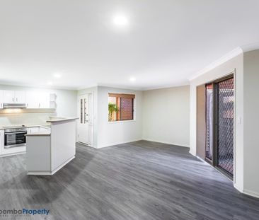 Recently renovated, this unit leaves nothing to do but simply move in! - Photo 3