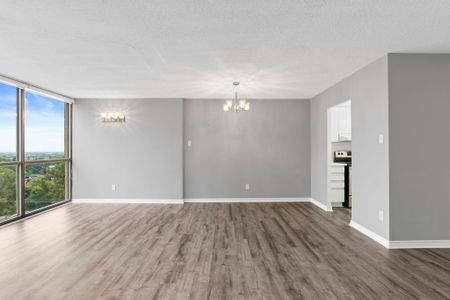 For Lease - 2760 Carousel Crescent Unit# 1111, Blossom Park - Airport and Area, Ontario - Photo 5