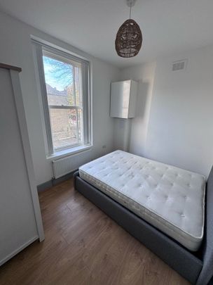 1 Bed Flat, Lewisham High Street, SE13 - Photo 1