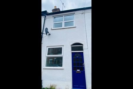 2 Bed Terraced House, Blenheim Gardens, RG1 - Photo 2
