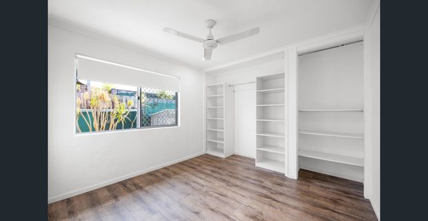 Coastal Comfort Meets Convenience – Walk to the Beach in 3 Minutes! - Photo 1