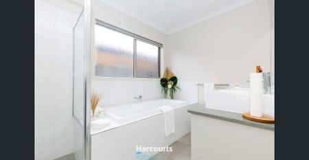 Stunning 4-Bedroom Home in Greenvale - Photo 4