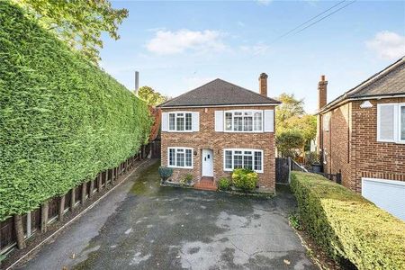 Hollies Avenue, West Byfleet, Surrey, KT14 - Photo 4