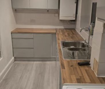 2 bedroom end of terrace house to rent - Photo 5