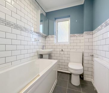 2 bedroom House To Let Total Size: 442 SQ FT - Photo 2