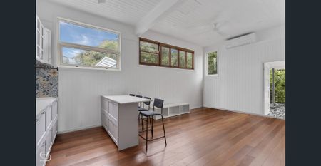 Fully Renovated Student Accommodation - Photo 2