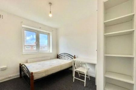 4 bedroom apartment to rent - Photo 2