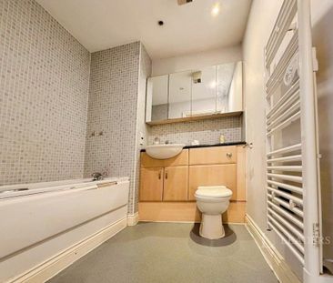 2 bedroom flat to rent - Photo 4