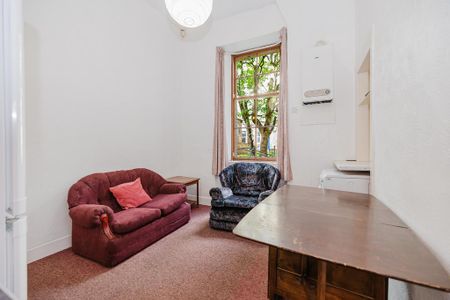 3 bedroom flat to rent - Photo 2