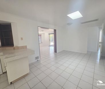 Great size family home - Photo 1