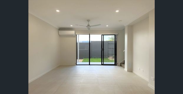 Spacious, airy and bright home. - Photo 1