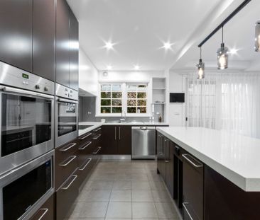 Spectacular Views from Private Roof Top Terrace - Photo 2