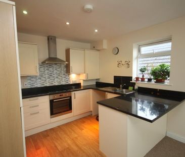 2 bedroom flat to rent - Photo 4