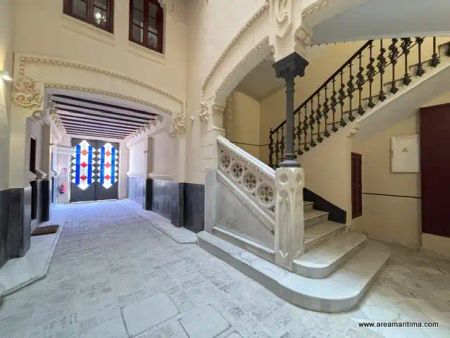 Valencia - Photo 2