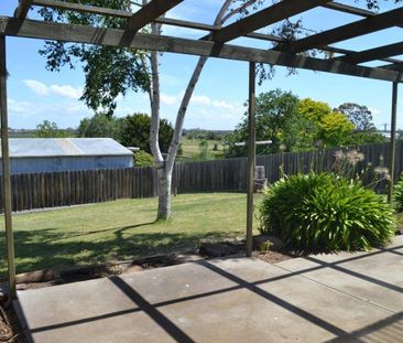 BAIRNSDALE MINERS COTTAGE - Photo 2