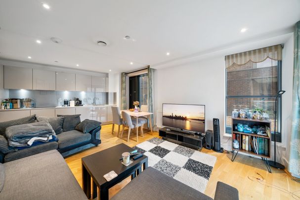 2 Bed Flat, Station Road, SE13 - Photo 1