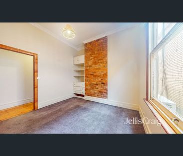 Two-Bedroom Living with a Sun-Drenched Courtyard in the Heart of Ri... - Photo 2