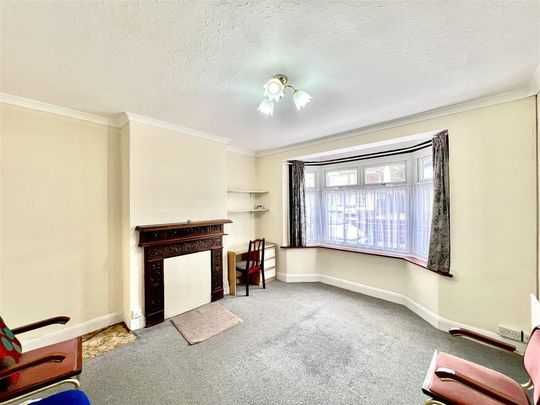 4 bedroom semi-detached house to rent - Photo 1