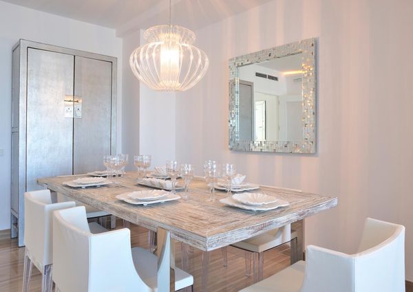 Apartment for rent on the beachfront of Arenal in Javea.