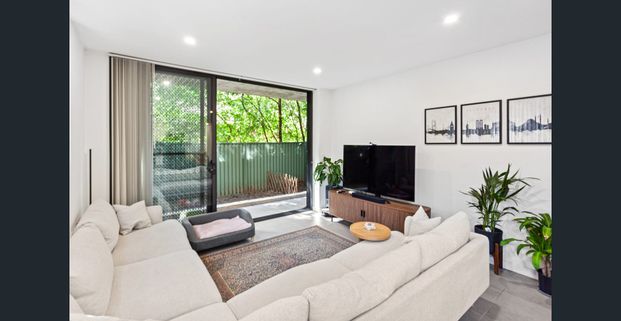 Modern Apartment Offering Comfort, Style and Convenience - Photo 1