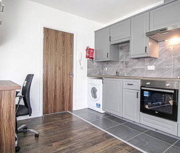 Studio to rent - Photo 5