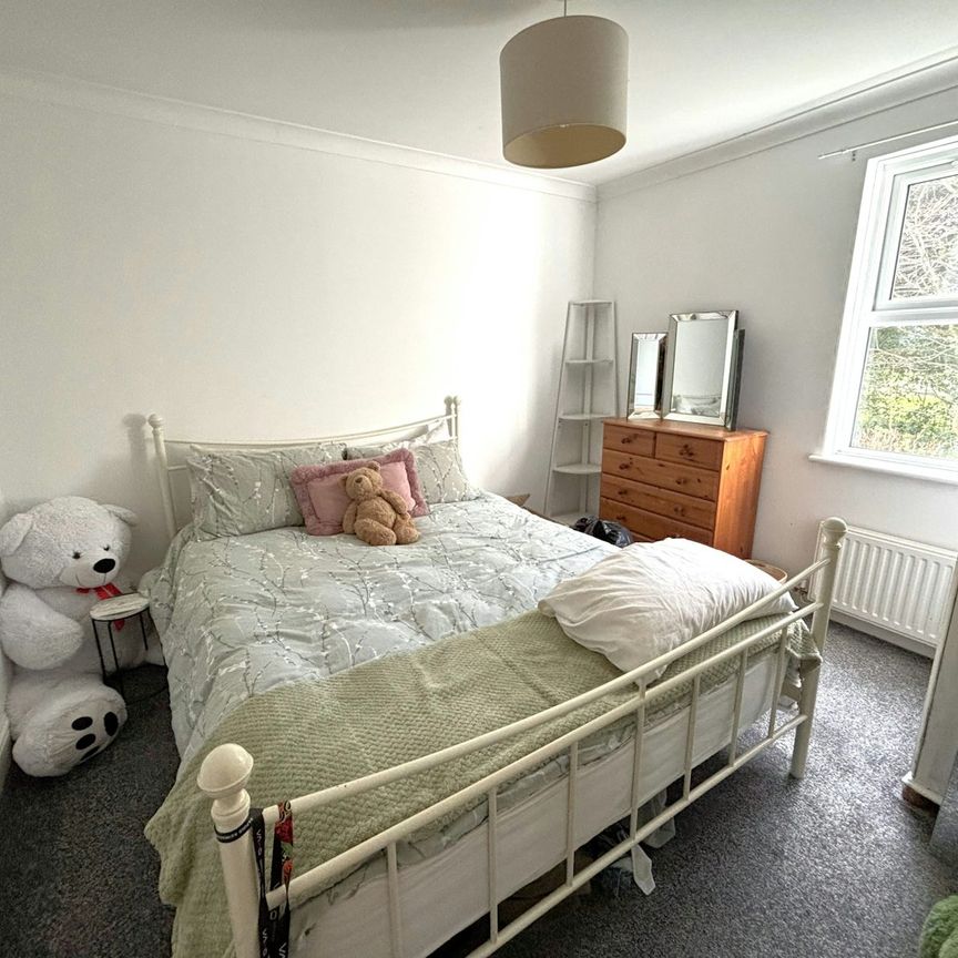 Flat to rent on - Photo 1