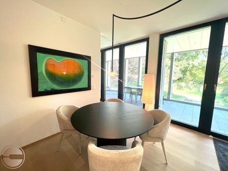 KUNSTVOLLES 1-SCHLAFZIMMER APARTMENT AM SEEBURGPARK / ARTISTIC 1-BEDROOM APARTMENT AT SEEBURGPARK - Photo 2