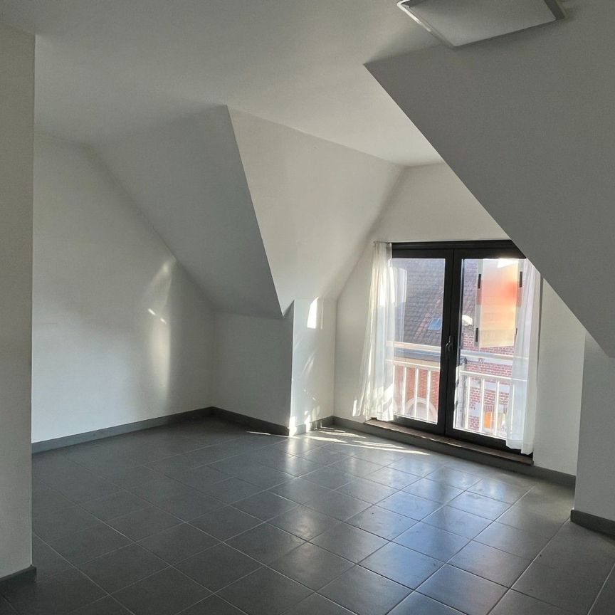 Gerenoveerd appartement in hartje Waregem - Foto 1