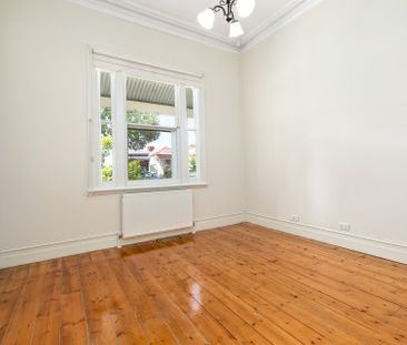 Light And Bright Victorian Beauty - Photo 4