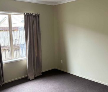 Two Bedroom Townhouse – Frankton - Photo 2