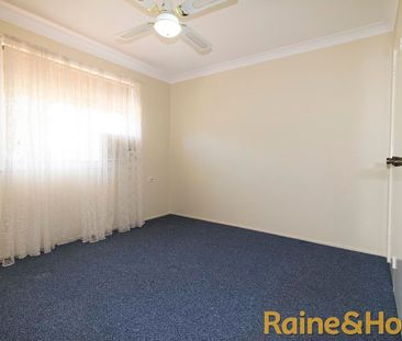 Comfortable Home - Photo 3