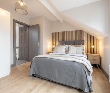 Room 5, 57 Ballygomartin Road, Belfast, BT13 3LB - Photo 2