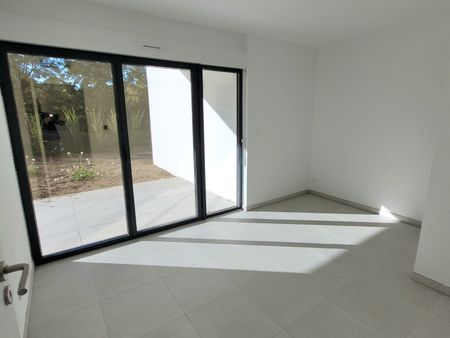 Location Appartement 4 pièces 104m² AIX EN PROVENCE 13100 - Photo 3