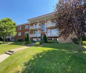 1 room apartment of 63m² in Granby - Photo 1