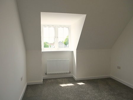 3 bedroom semi-detached house to rent - Photo 5