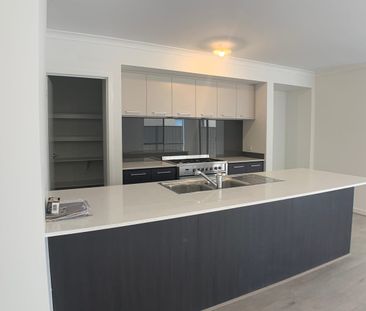 Ready to move in! - Photo 5