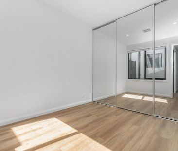 Brand new elegant home - Photo 2