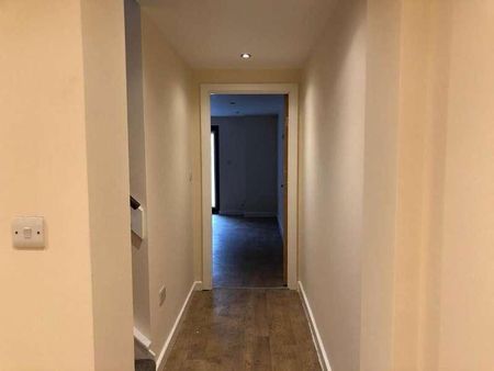 Marvels Lane, Grove Park, London, SE12 - Photo 5