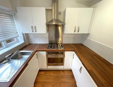 3 Bedroom Terraced To Let - Photo 3