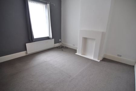 2 bed Terraced - To Let - Photo 3