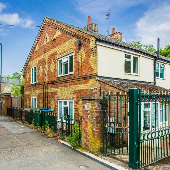 2 bedroom semi-detached house to rent - Photo 1