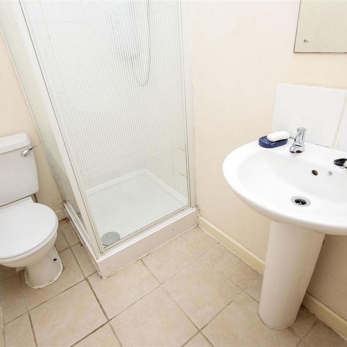 6 bedroom house to rent - Photo 1