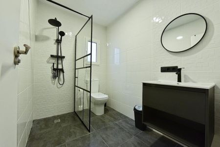 Carrer de Lleida, Valencia, Valencian Community 46009 - Photo 2