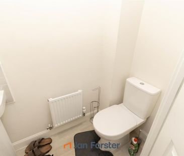 4 Bedroom House - Photo 6