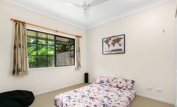 Modern 2 Bed, 2 Bath Unit with Private Yard & Patio – Freshwater Charm - Photo 1