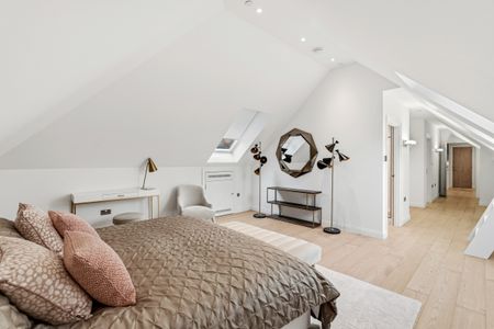 A Beautiful Knightsbridge Penthouse on Basil Street - Photo 3