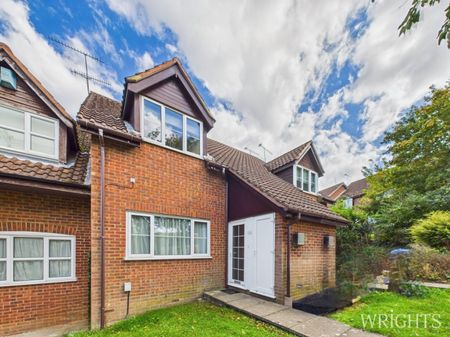 1 bedroom Cluster Home - WADNALL WAY, KNEBWORTH. - Photo 3