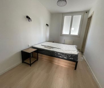 Location Appartement 4 pièces 63m² LA ROCHELLE 17000 - Photo 3